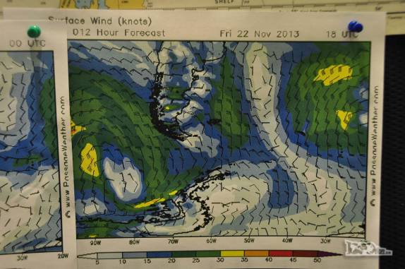 A cada seis horas, um novo boletim sobre as condições do tempo, mar e ventos
